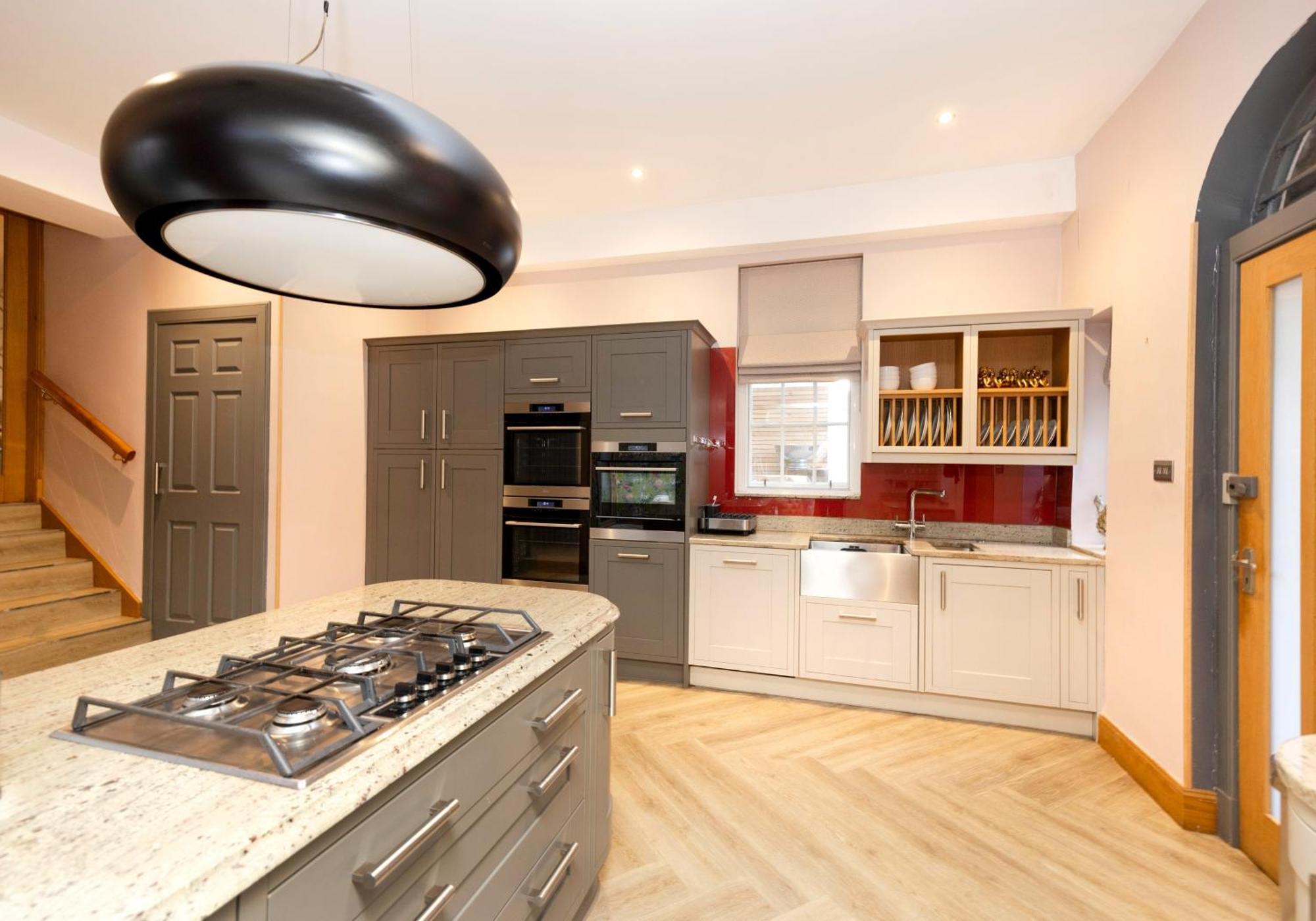Beautiful 3bed On York Place Apartment