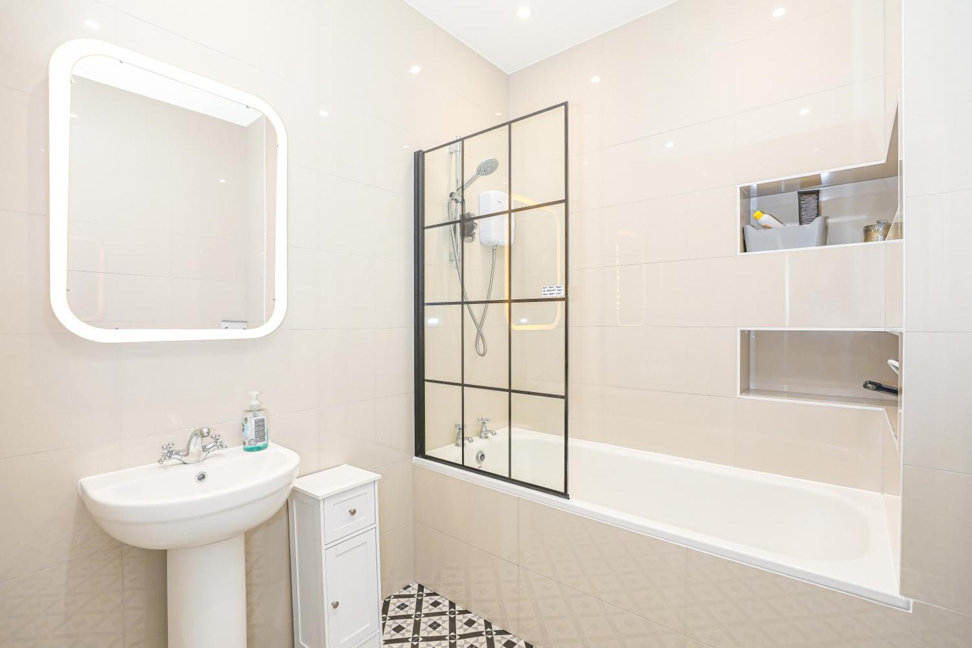 3bed Traditional Apartment Edinburgh