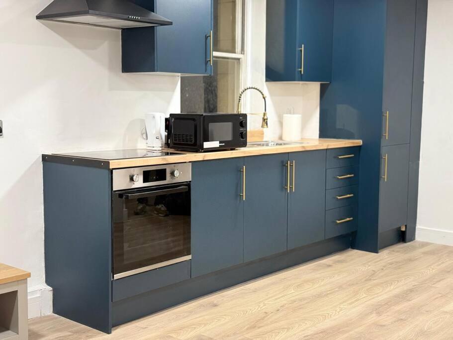 Modern 1 Bedroom - 5 Min Walk From Princess Street Eb1