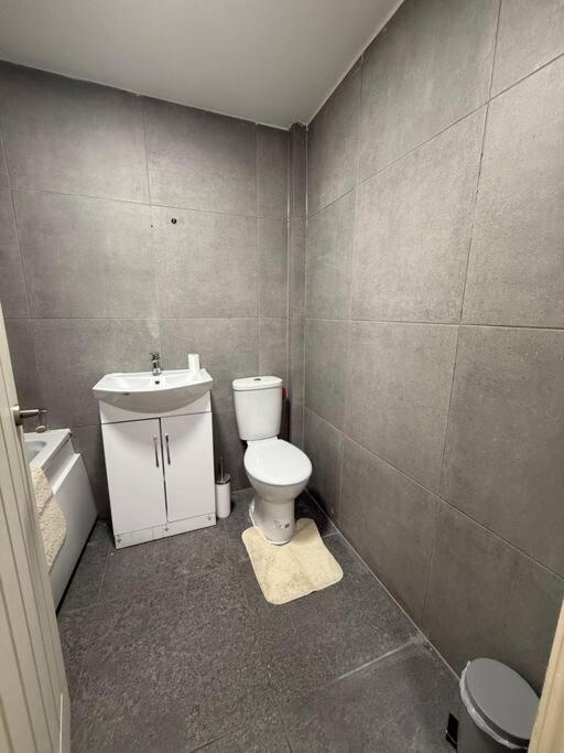 Modern 1 Bedroom - 5 Min Walk From Princess Street Eb1 Apartment