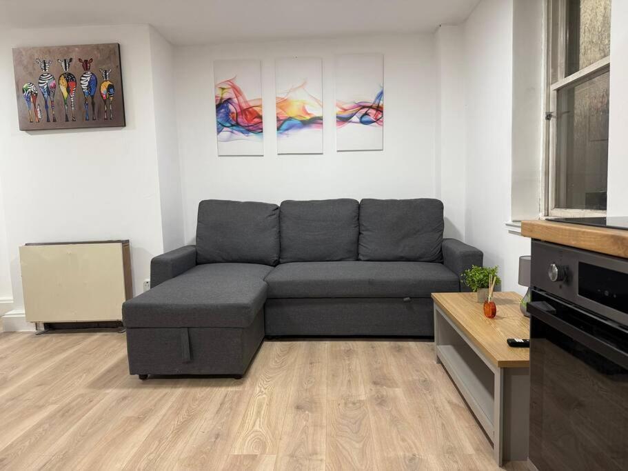 Modern 1 Bedroom - 5 Min Walk From Princess Street Eb1 *