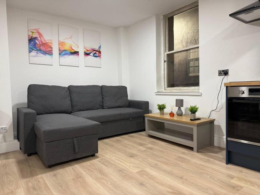 Apartment Modern 1 Bedroom - 5 Min Walk From Princess Street Eb1