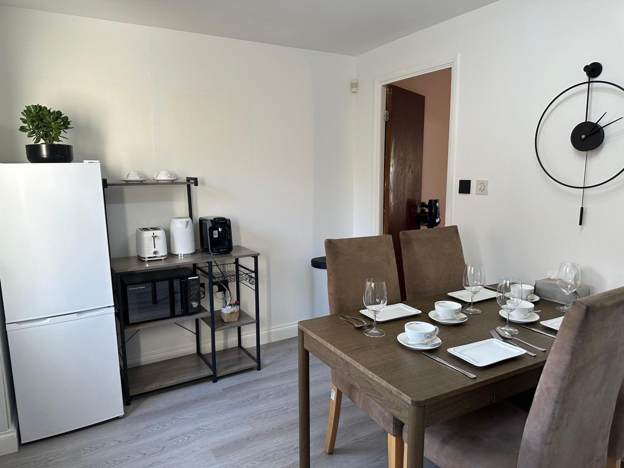 Cozy 2 Bedrooms With Private Parking Space And Garden *