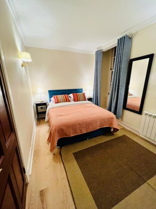 Stunning Royal Mile 2 Bedroom * Edinburgh