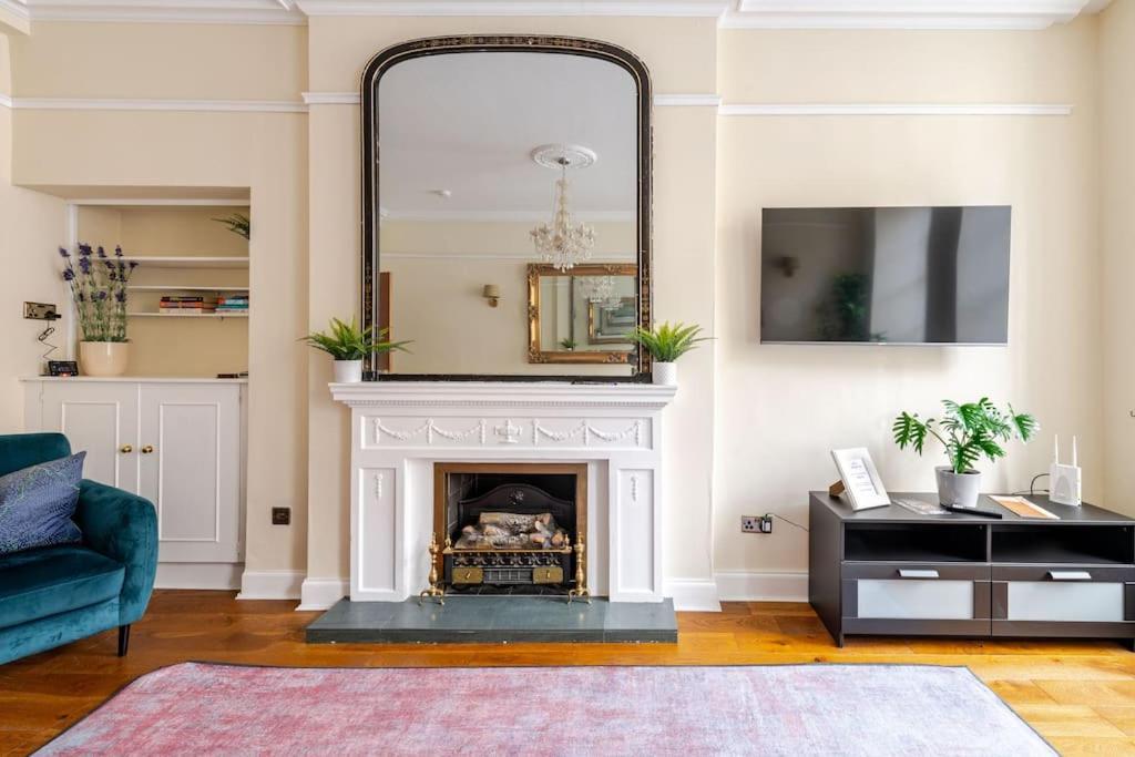 Stunning Royal Mile 2 Bedroom Apartment