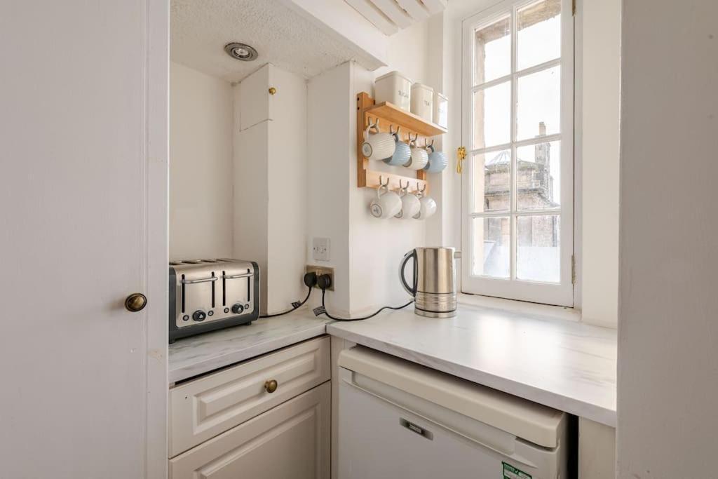 Stunning Royal Mile 2 Bedroom Apartment *