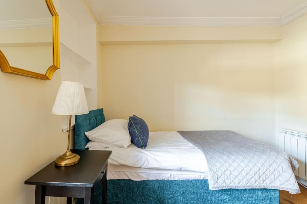 Apartment Stunning Royal Mile 2 Bedroom Edinburgh