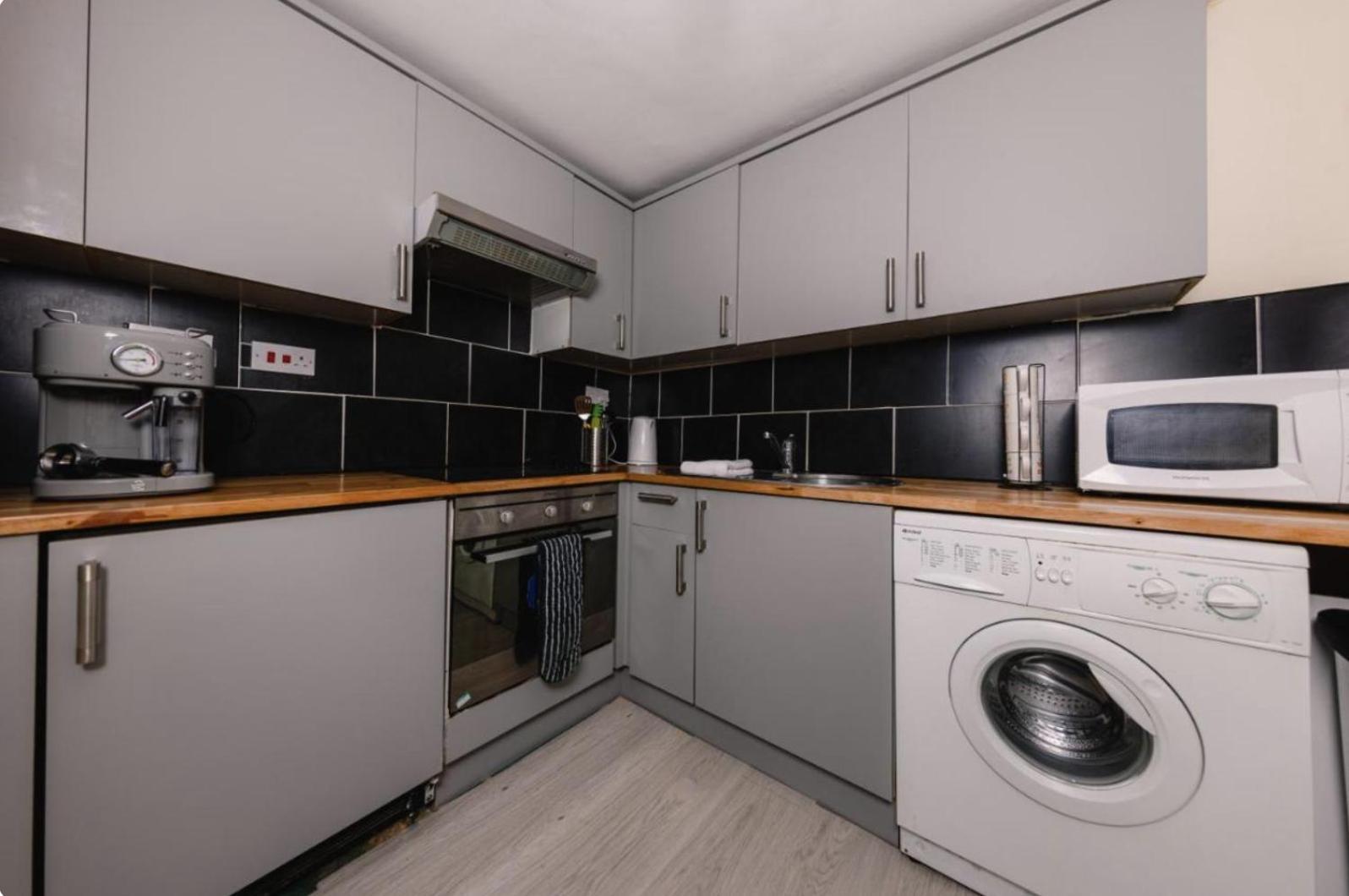 Warm & Welcoming City Centre Apt - Meadows 3! *