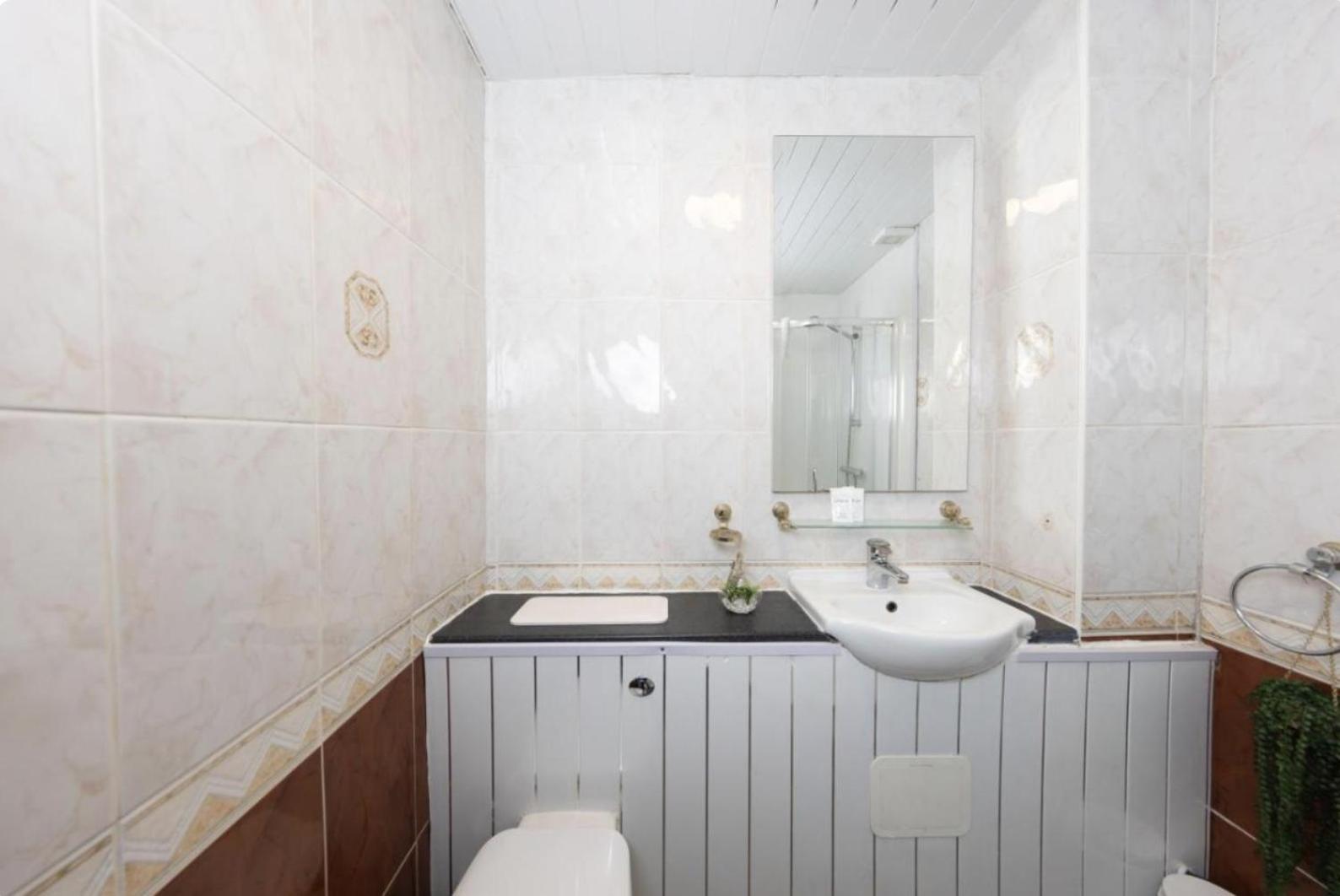 Warm & Welcoming City Centre Apt - Meadows 3! Apartment