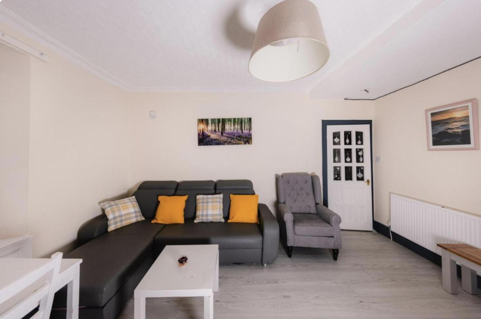 Warm & Welcoming City Centre Apt - Meadows 3! *
