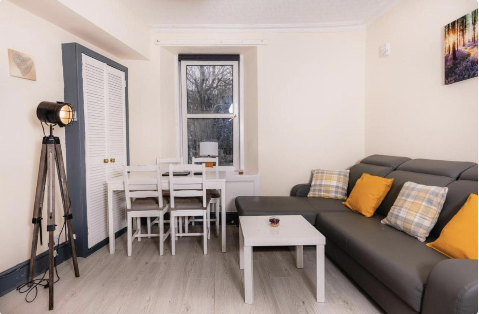 Warm & Welcoming City Centre Apt - Meadows 3! Edinburgh