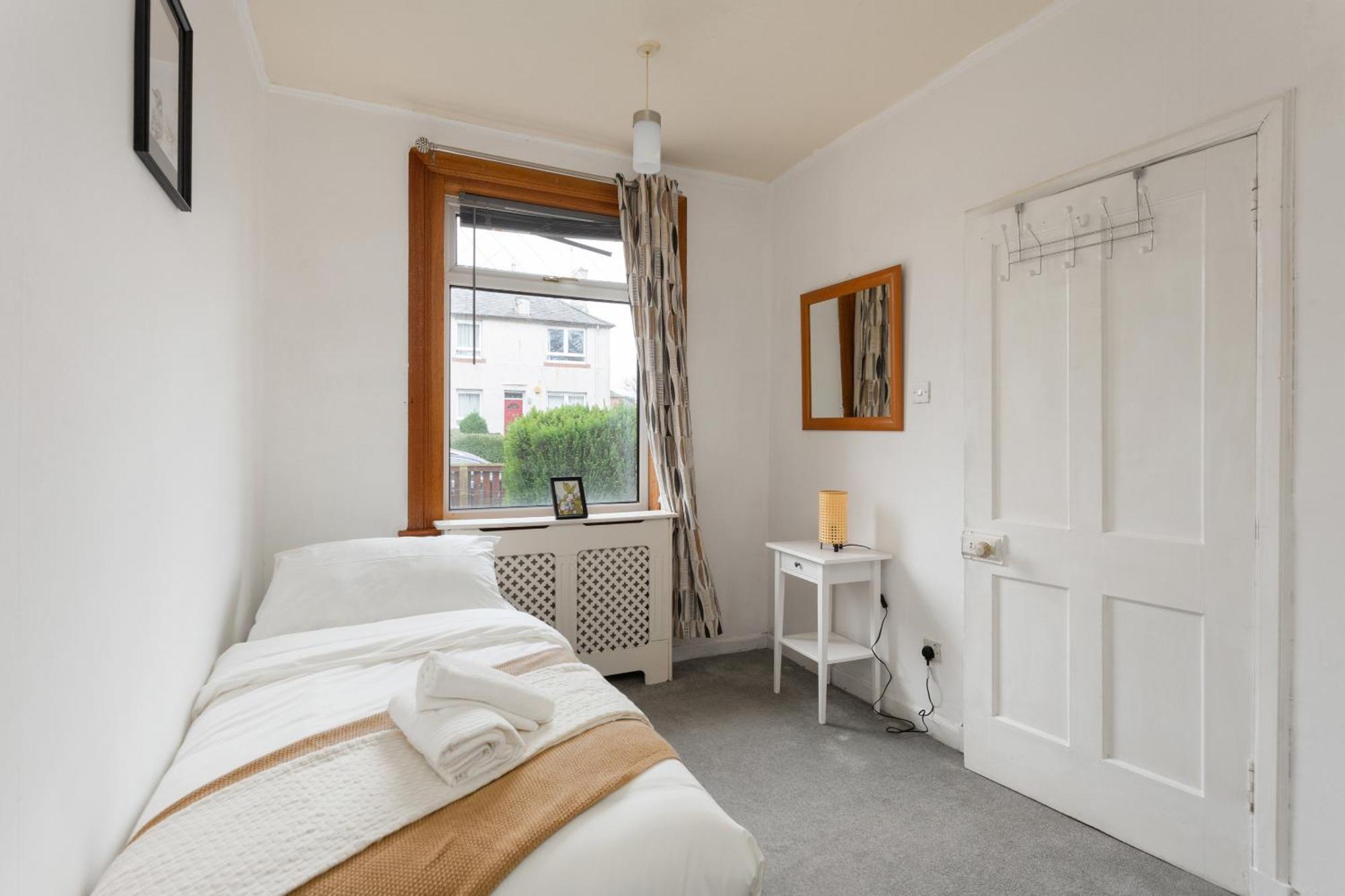 Stunning 2 Bed Free Parking *