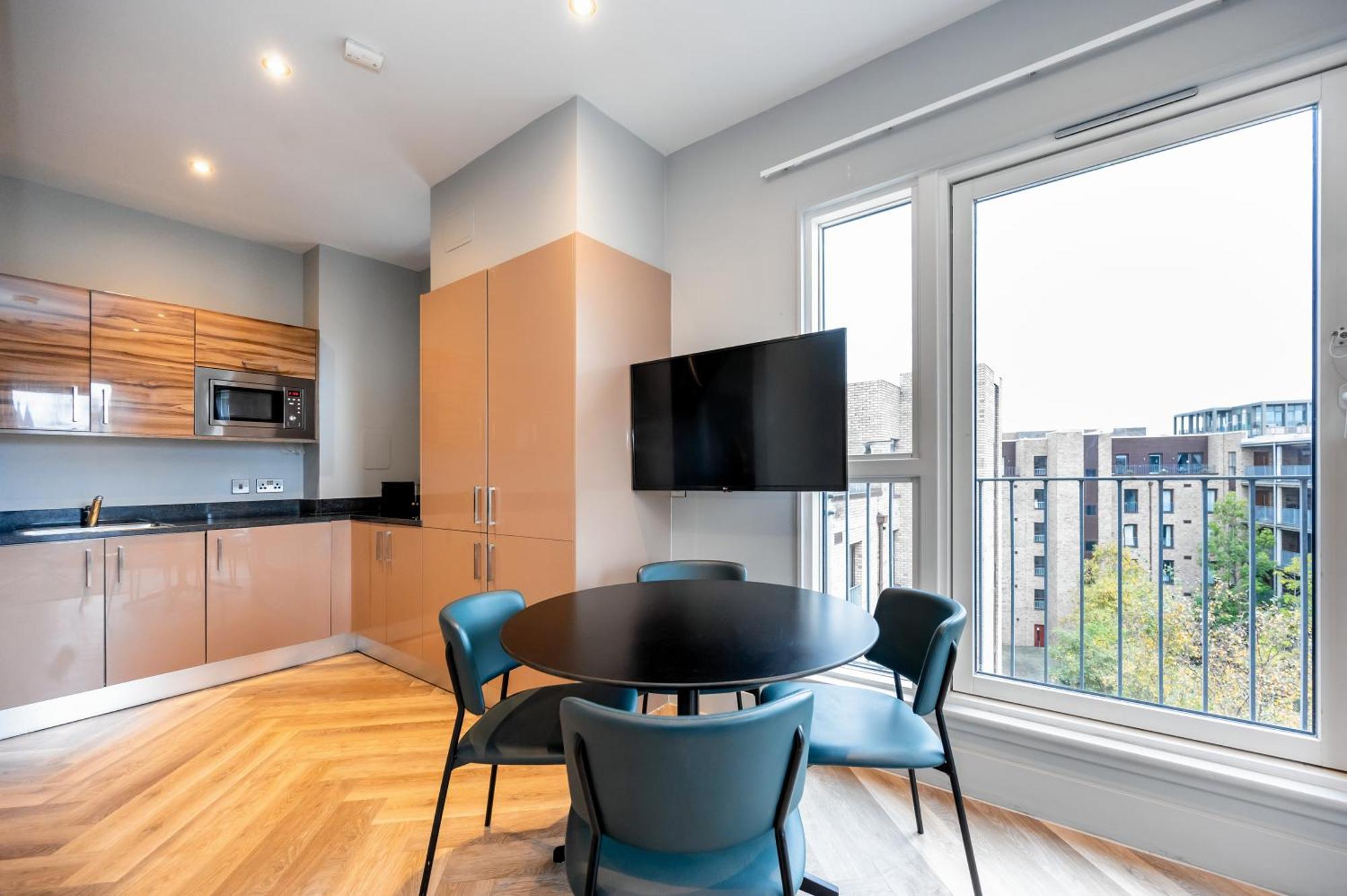 Staycity West End Aparthotel