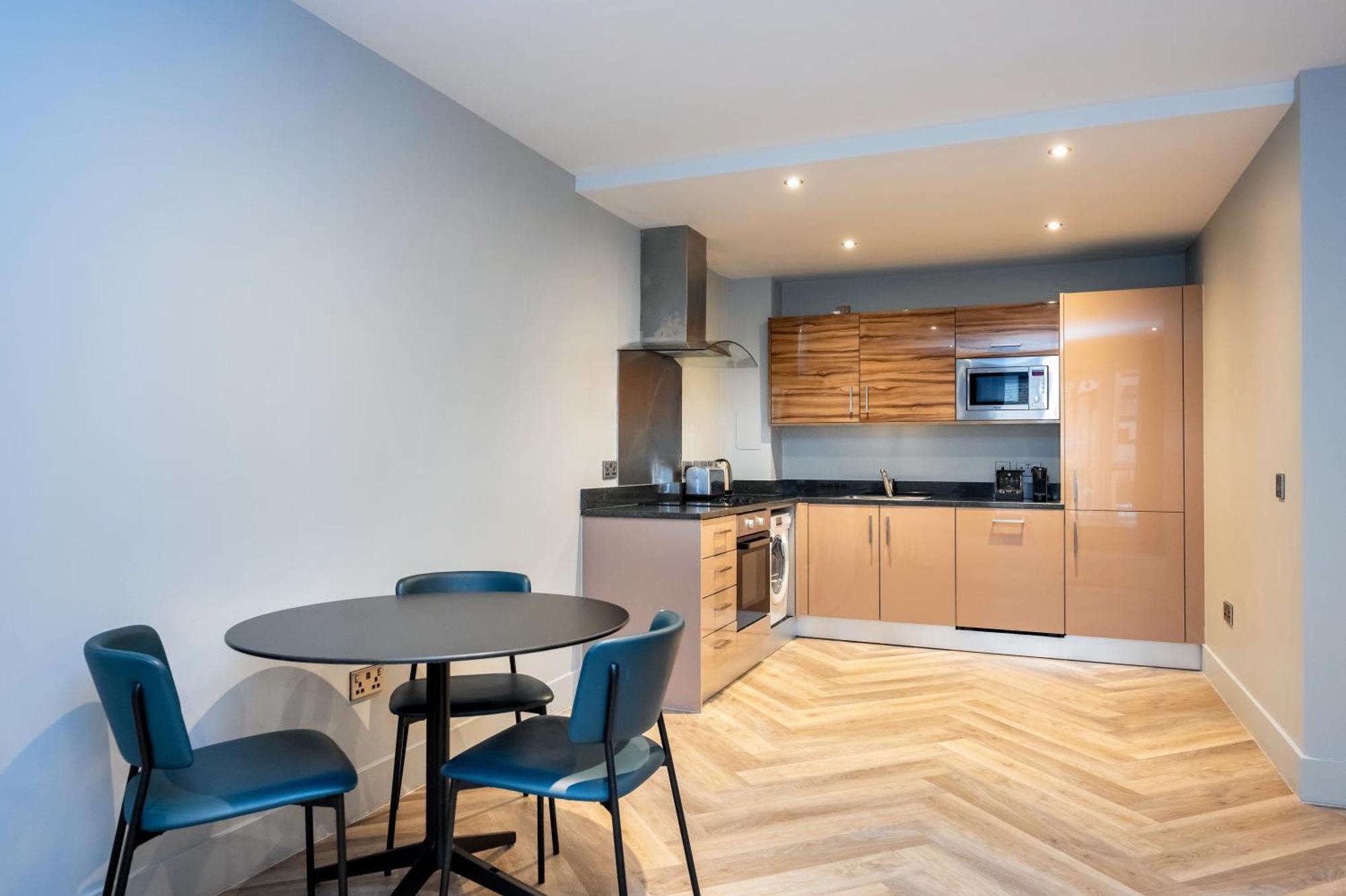 Staycity West End Aparthotel