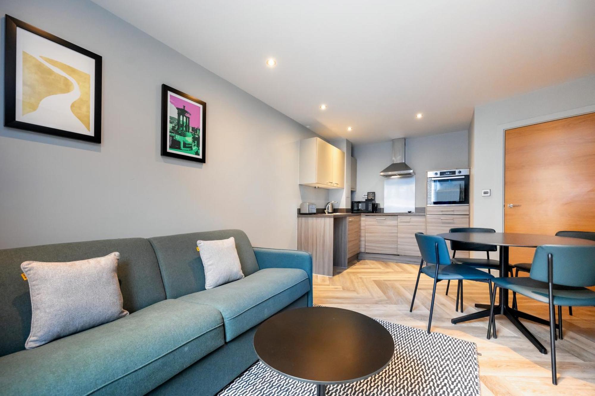 Staycity West End Aparthotel 4*