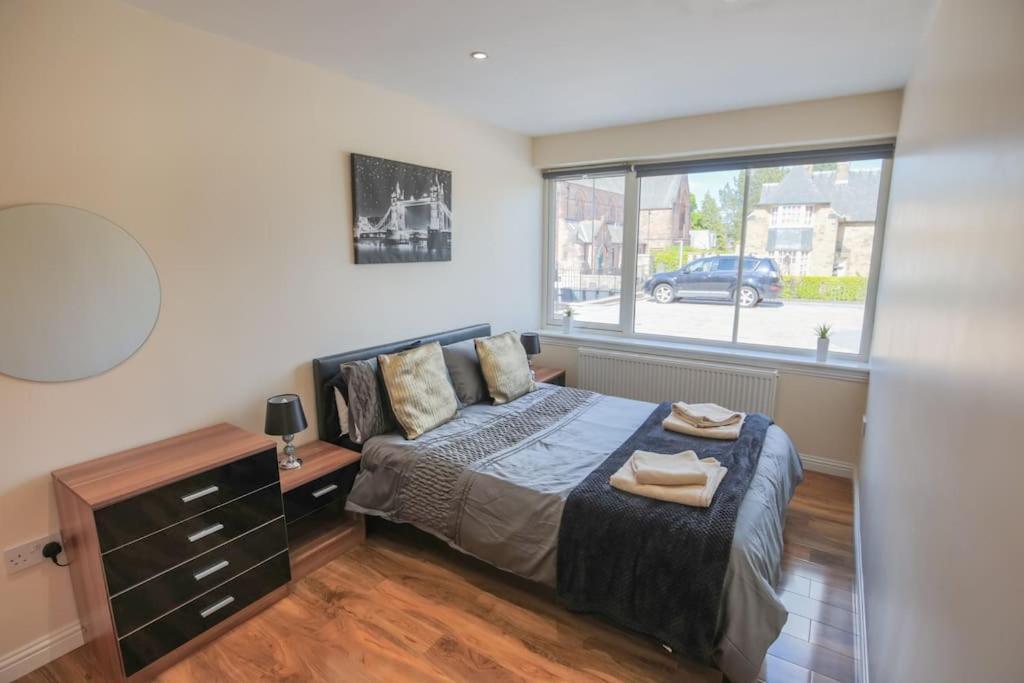In Newington Apartment