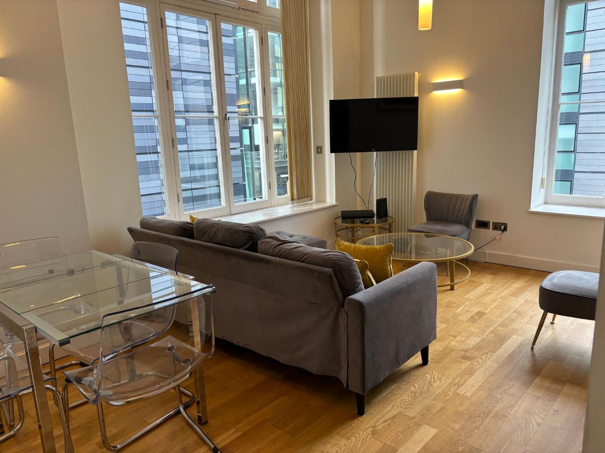 Extremely Quartermile Near To Castle And Edinburgh