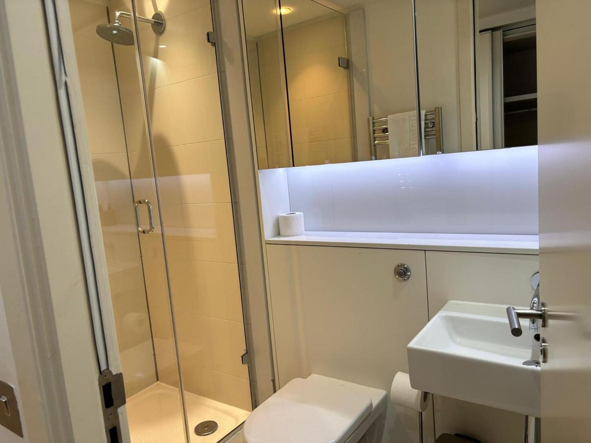 Extremely Quartermile Near To Castle And Apartment *