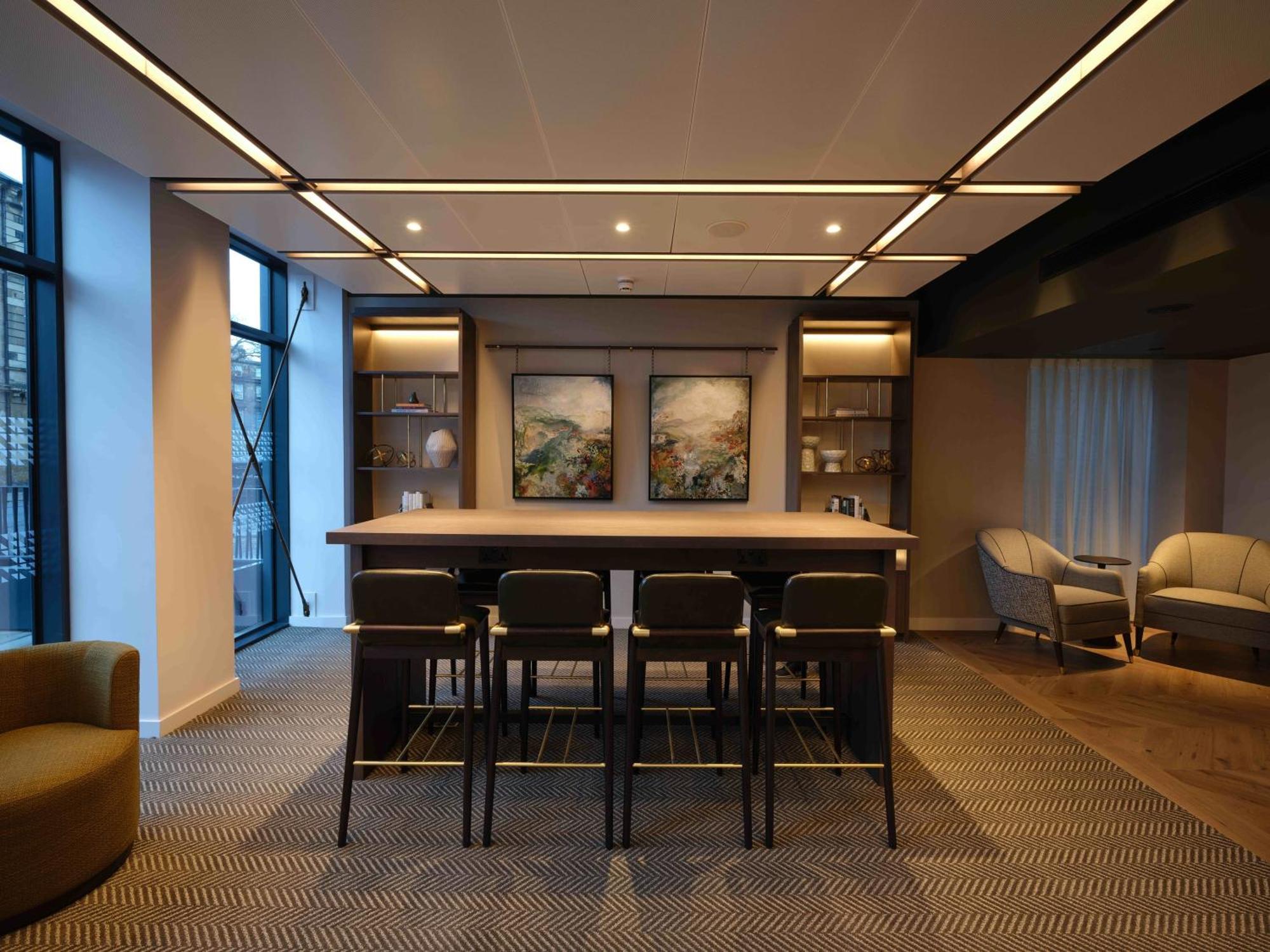 Hotel The Resident - Newly Open