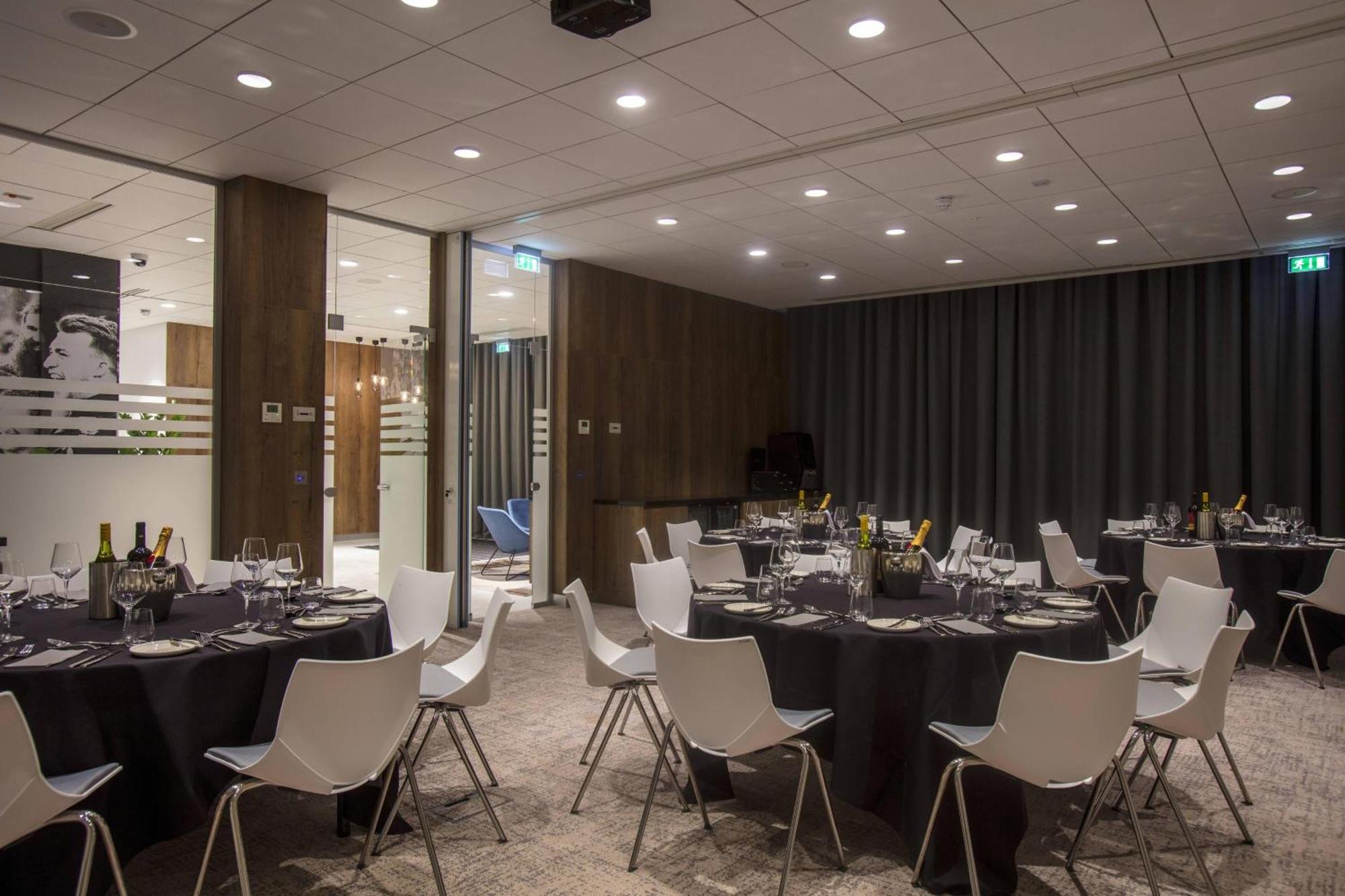 Courtyard By Marriott West 4*