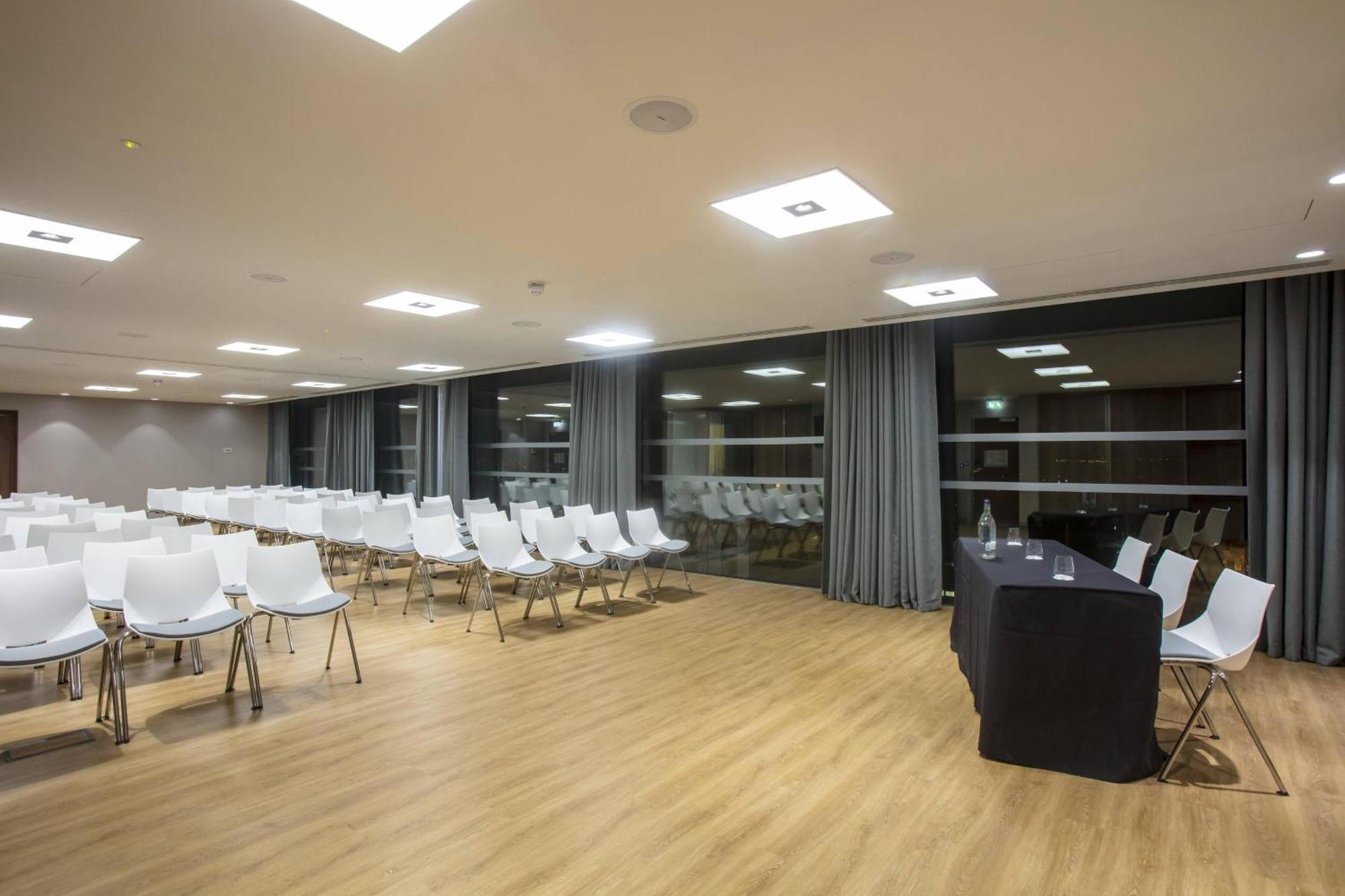 Courtyard By Marriott West Edinburgh