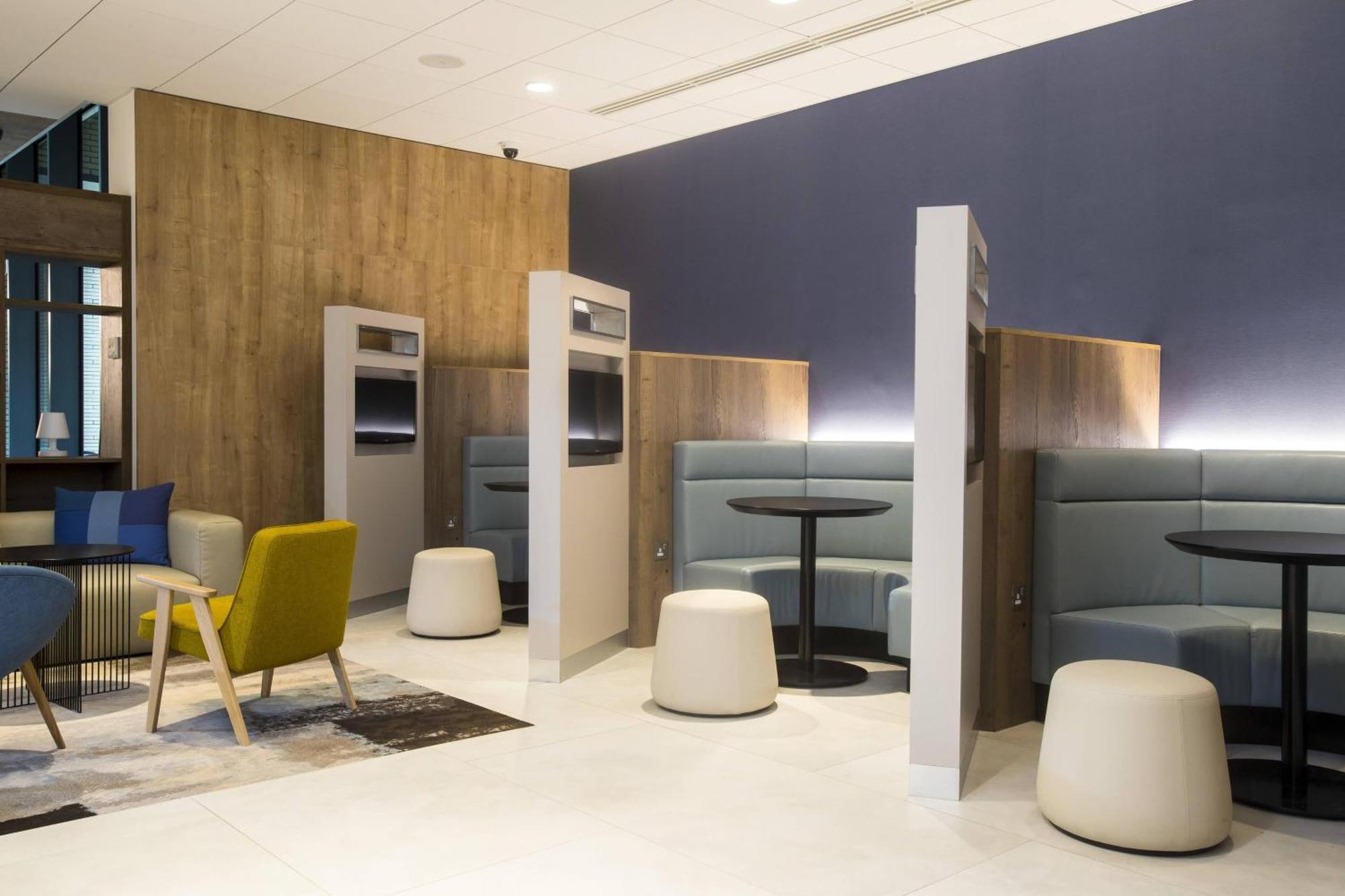 Courtyard By Marriott West 4*