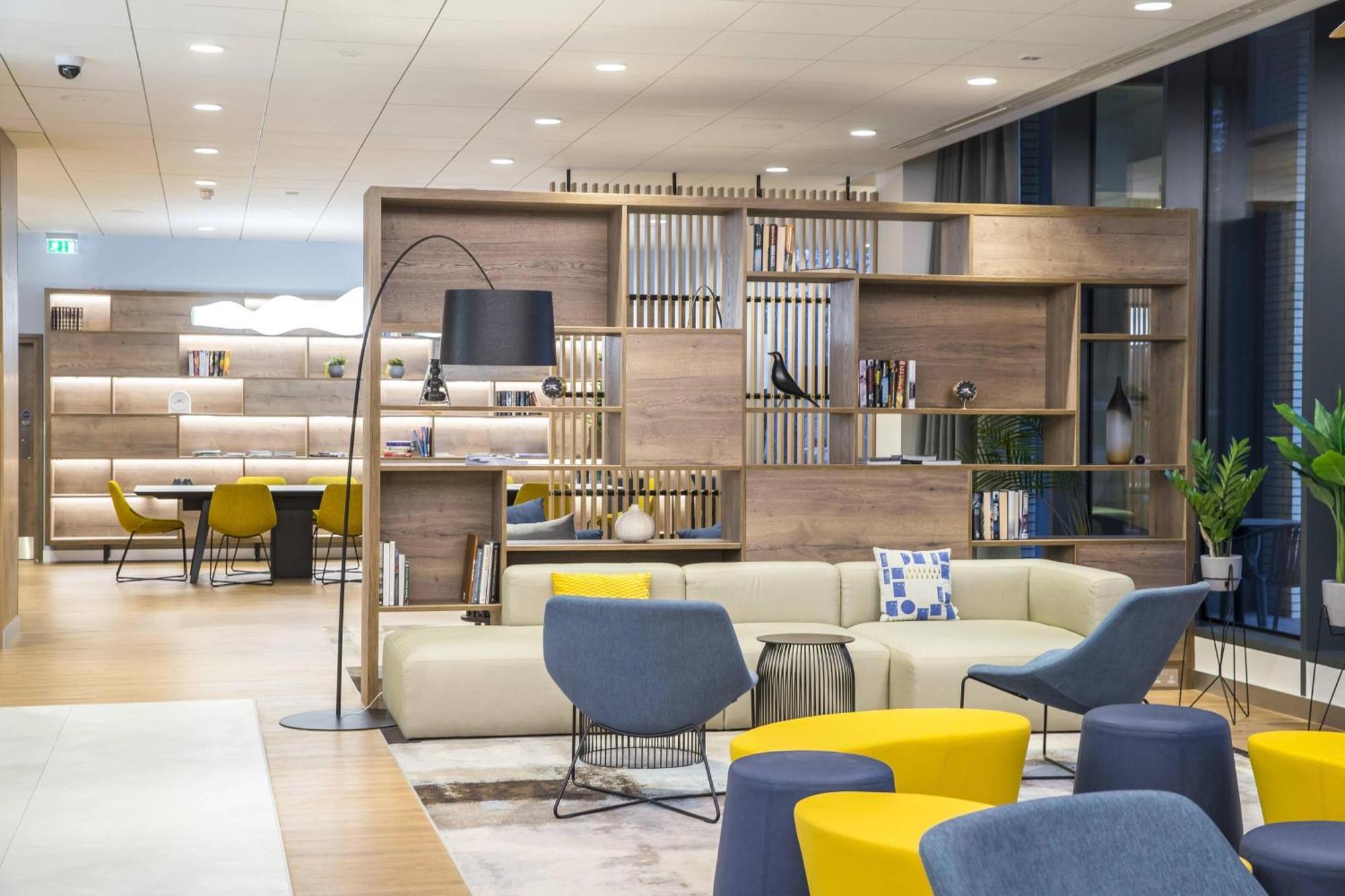 Courtyard By Marriott West Hotel 4*