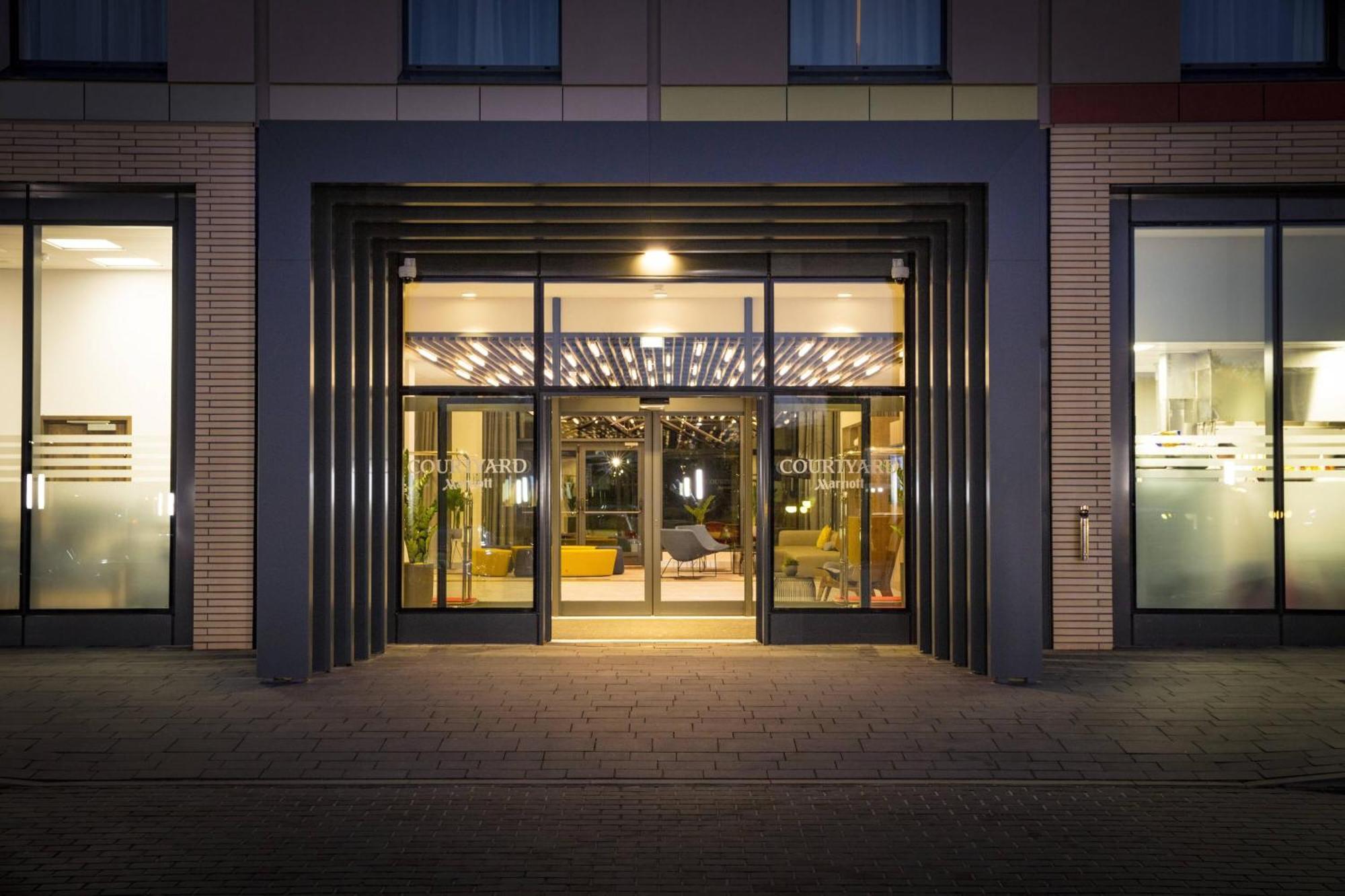 Hotel Courtyard By Marriott West
