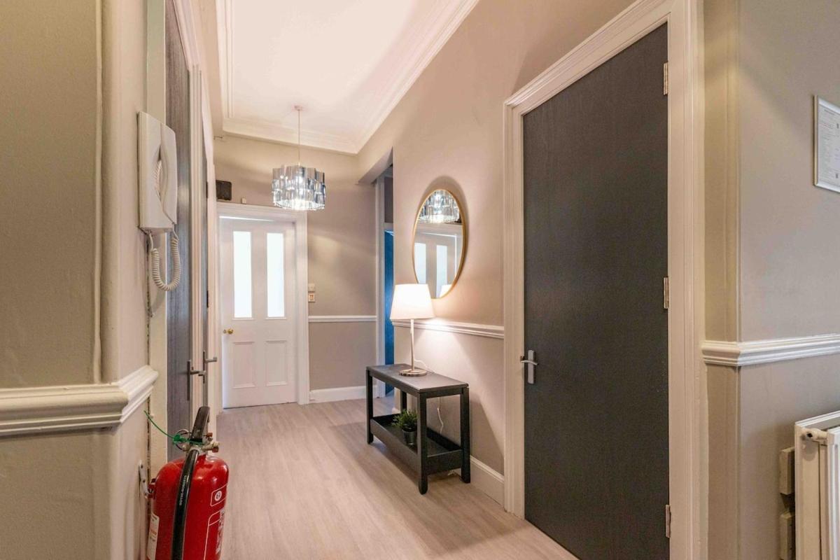 Spacious 3 Bed In Marchmont Apartment *