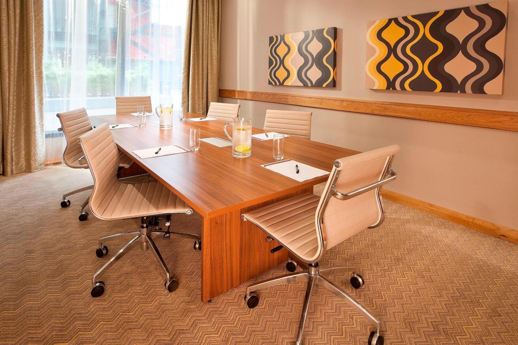 Hotel By Marriott Edinburgh
