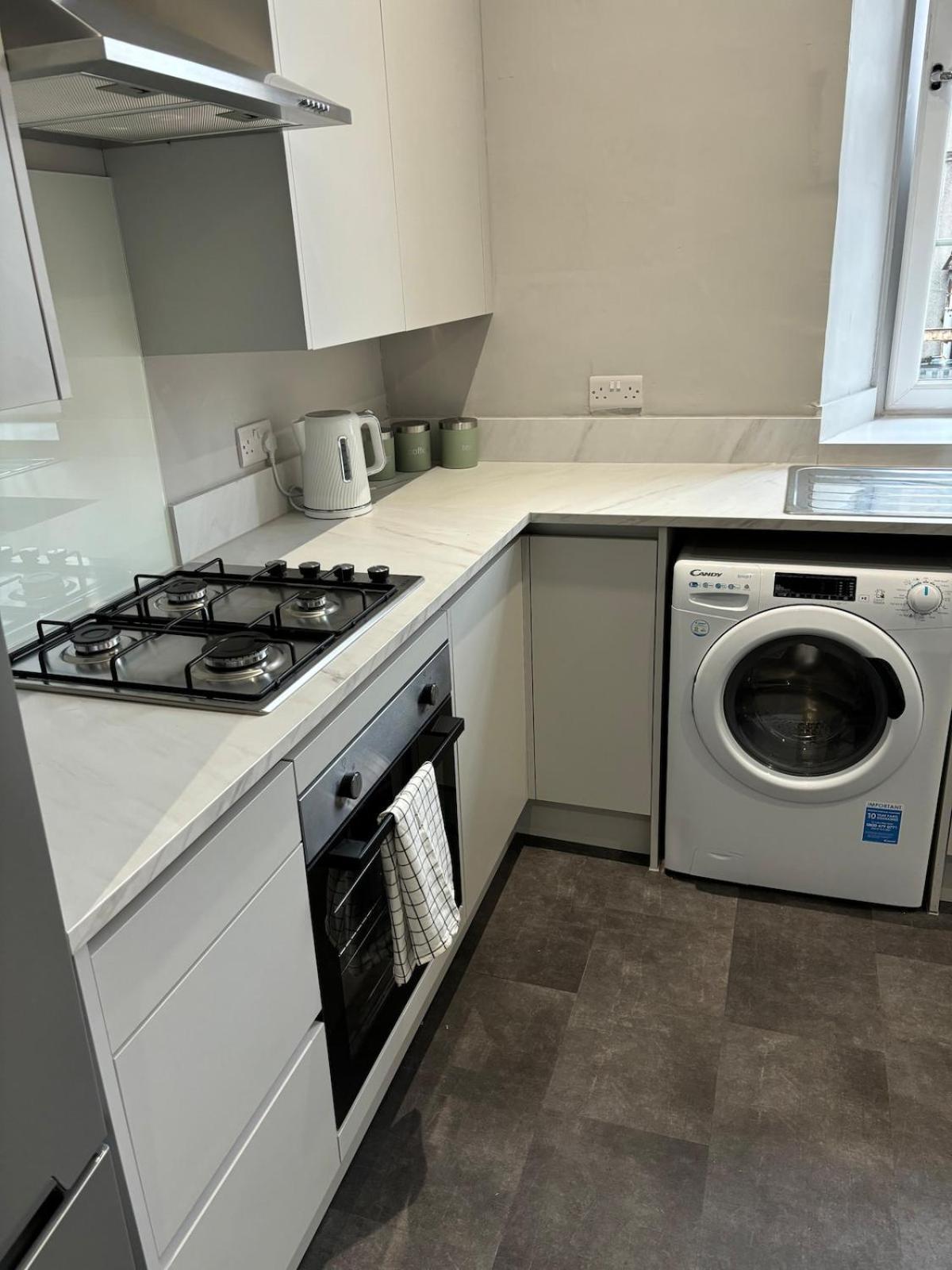 Centre Large 2 Bedroom For 5 People Edinburgh