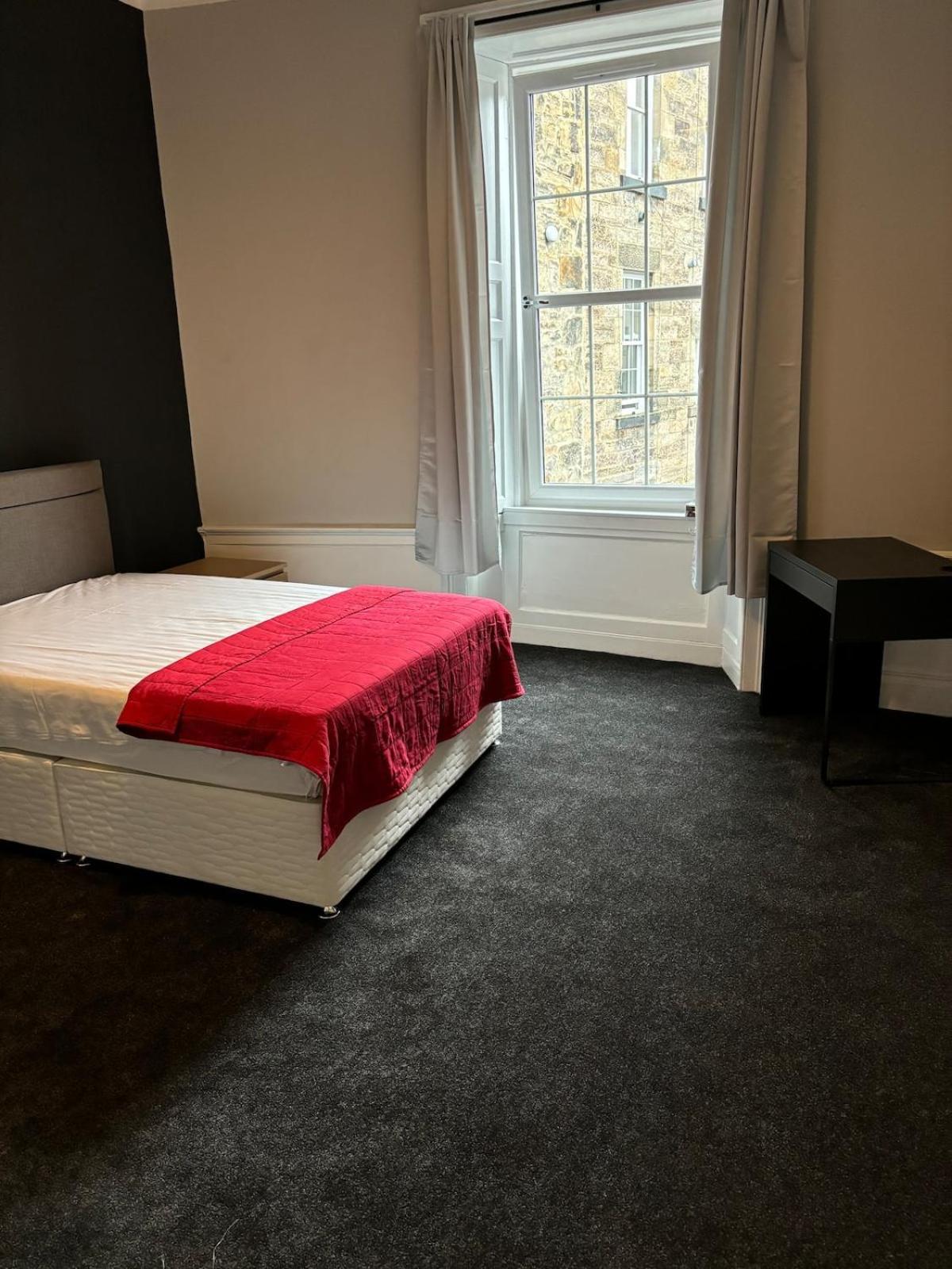 Apartment Centre Large 2 Bedroom For 5 People *