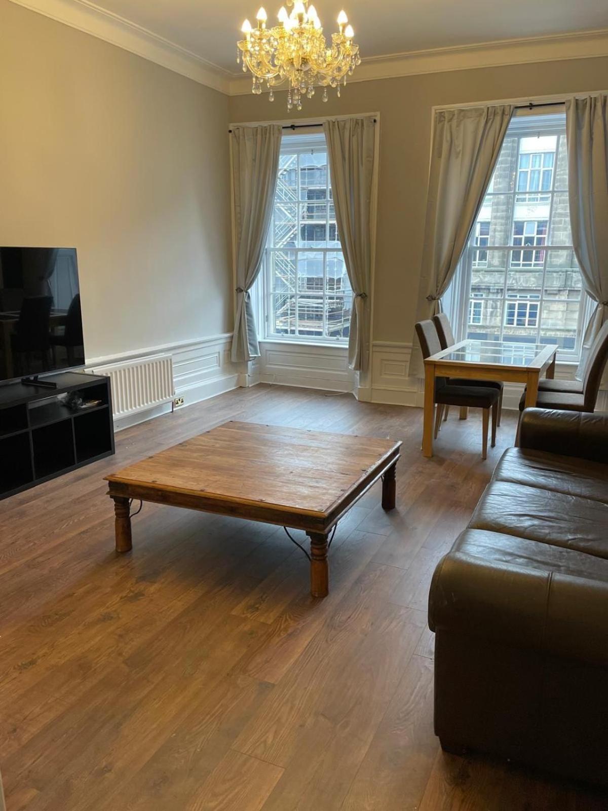 Apartment Centre Large 2 Bedroom For 5 People