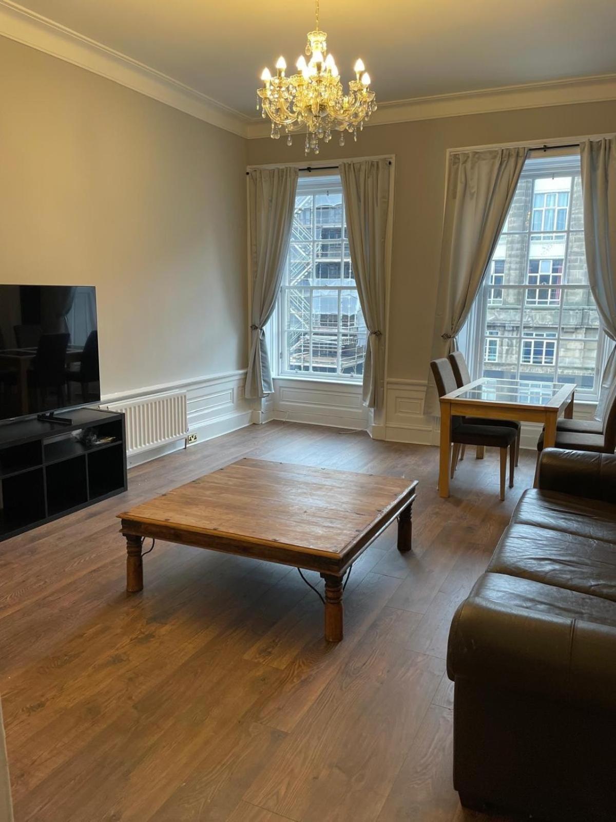 Centre Large 2 Bedroom For 5 People Apartment Edinburgh