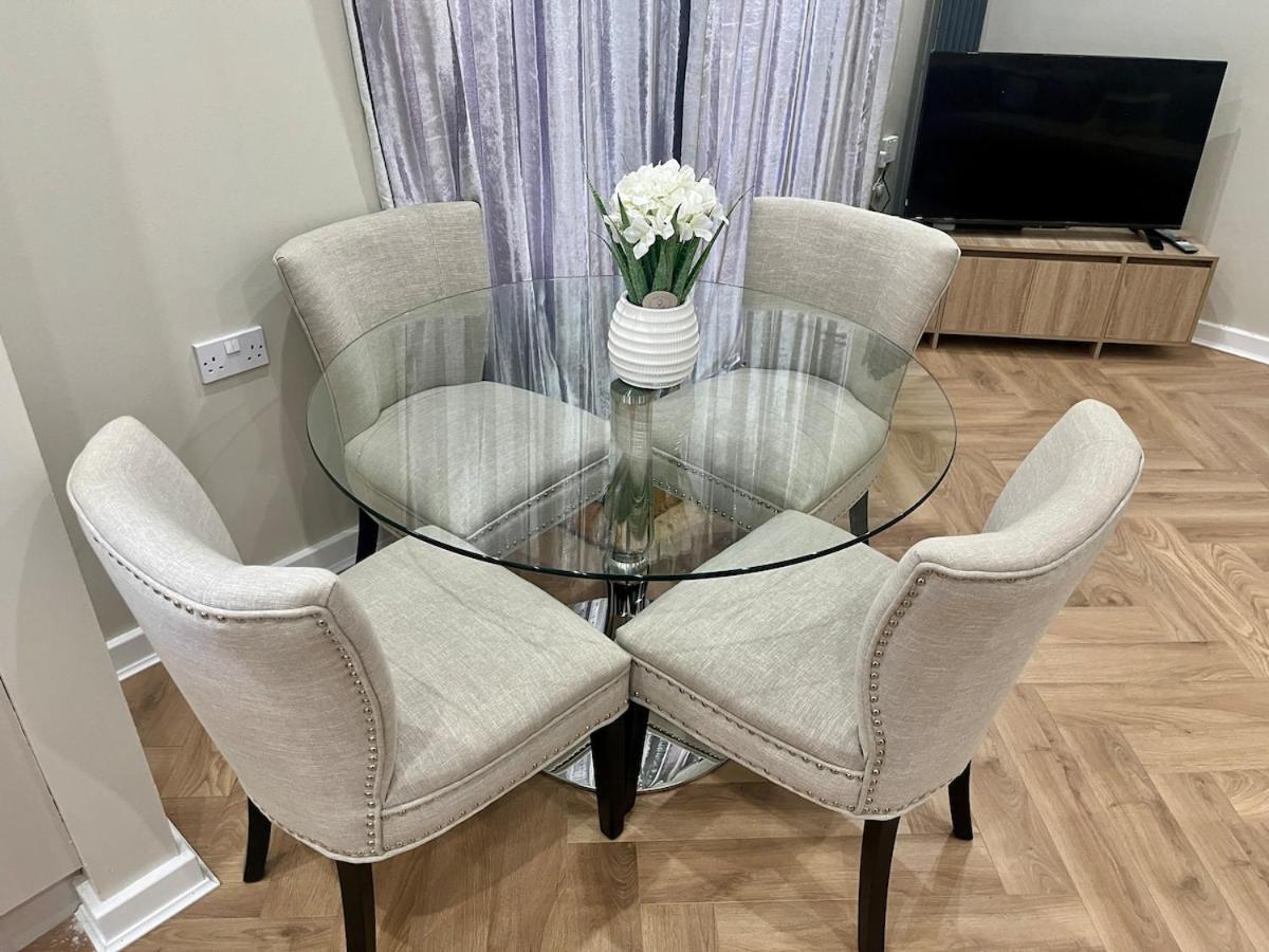 Luxury Spacious 4 Dbl Br House With Free Parking EDI