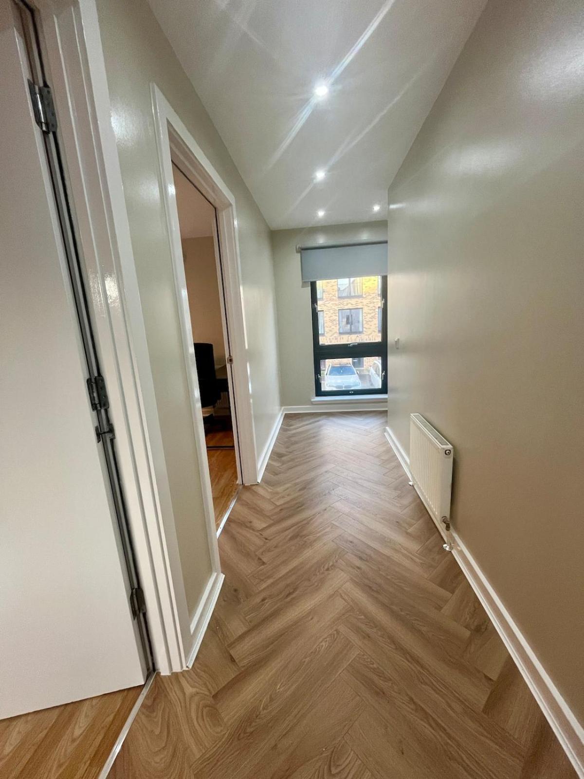 Luxury Spacious 4 Dbl Br House With Free Parking Apartment EDI