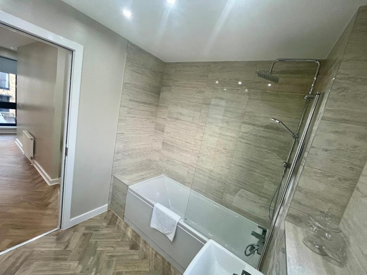 Luxury Spacious 4 Dbl Br House With Free Parking EDI