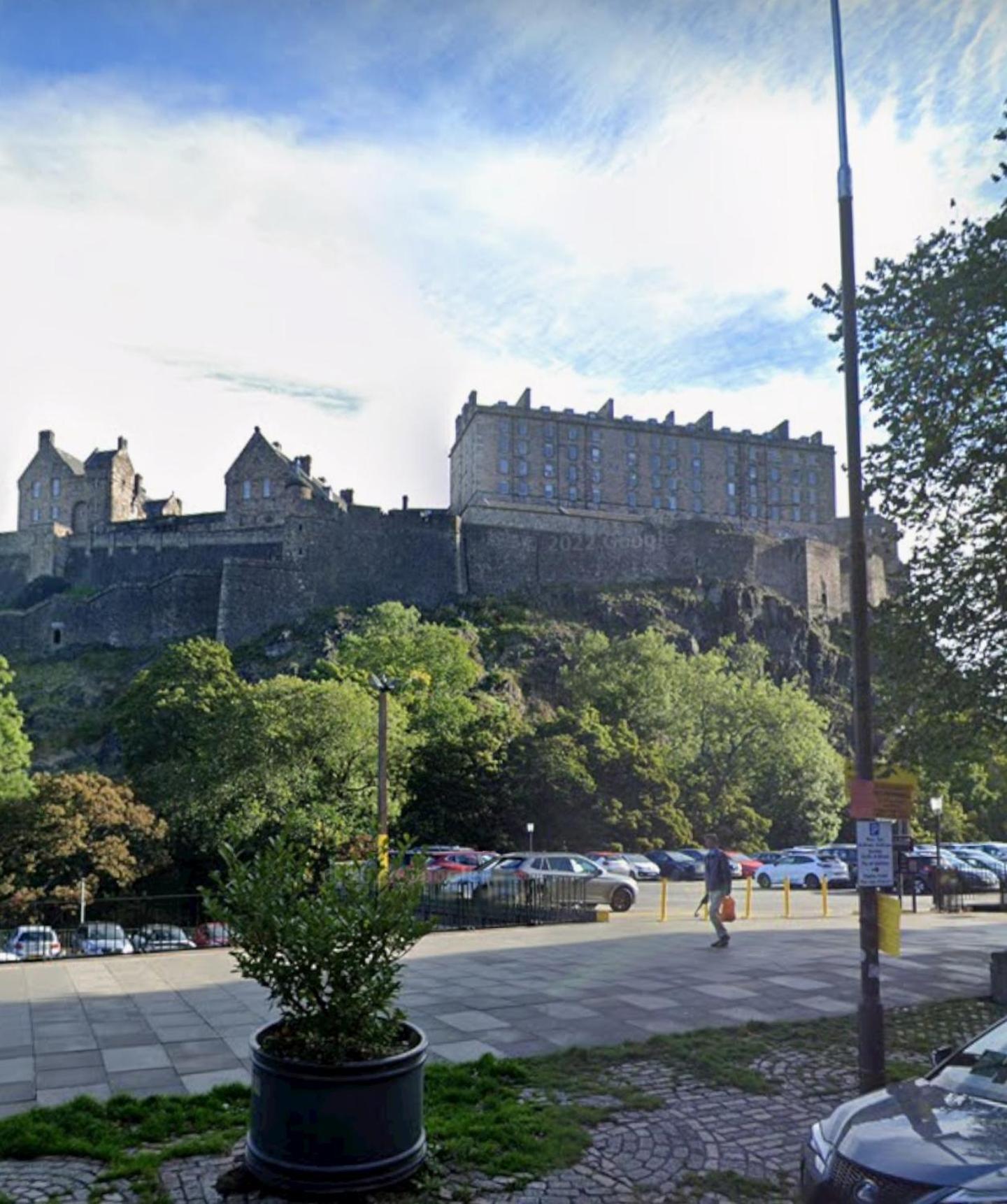 Apartment 2 Bedroom Sofa Bed In Livingroom Castle View 1st Floor Sleeps 6 *