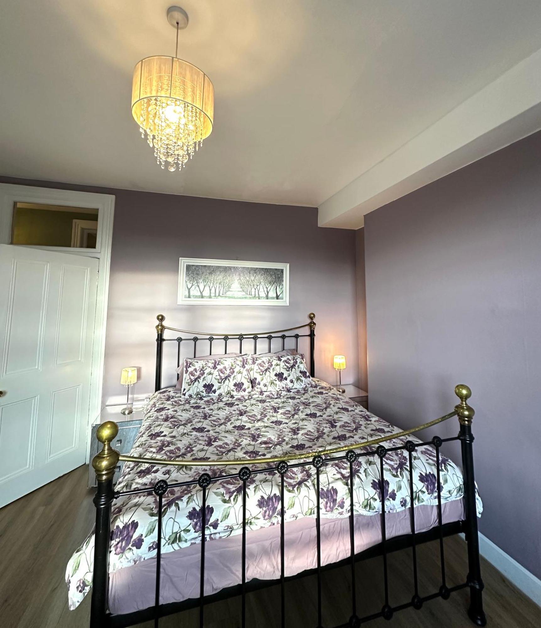 Cosy In Centre , 2 Bedroom1 Bathroom * EDI