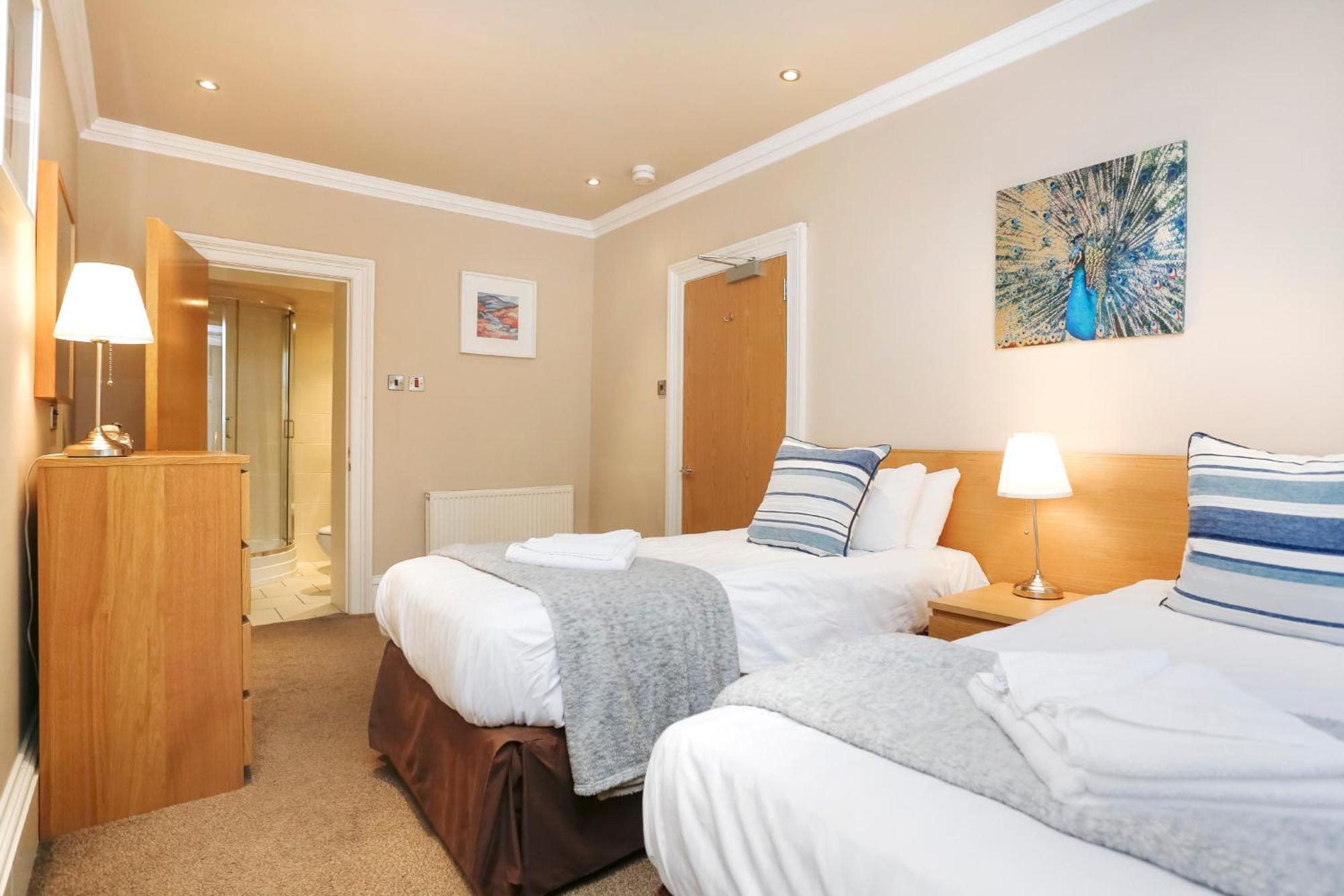 Large 3 Bed 3 Bath - New Town Edinburgh