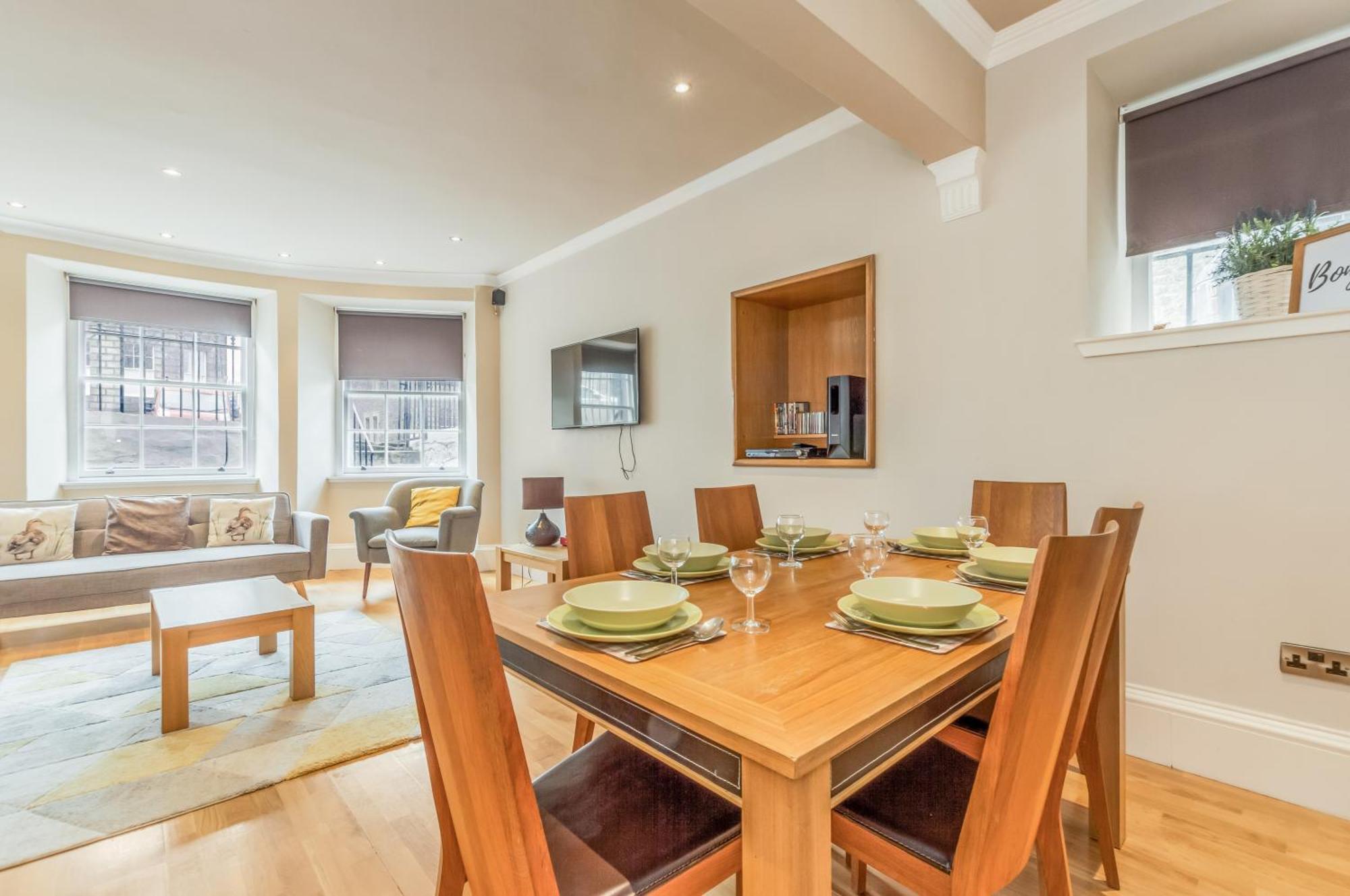 Large 3 Bed 3 Bath - New Town Edinburgh