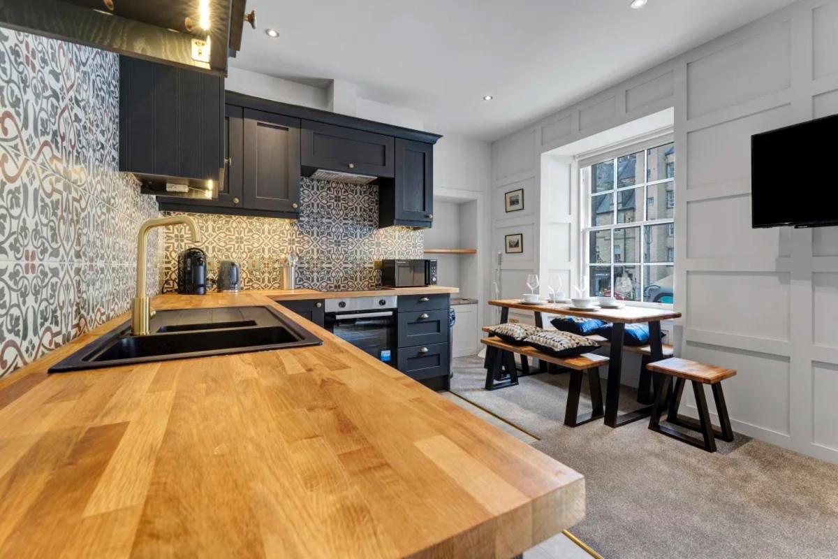 Apartment Warden's Close *