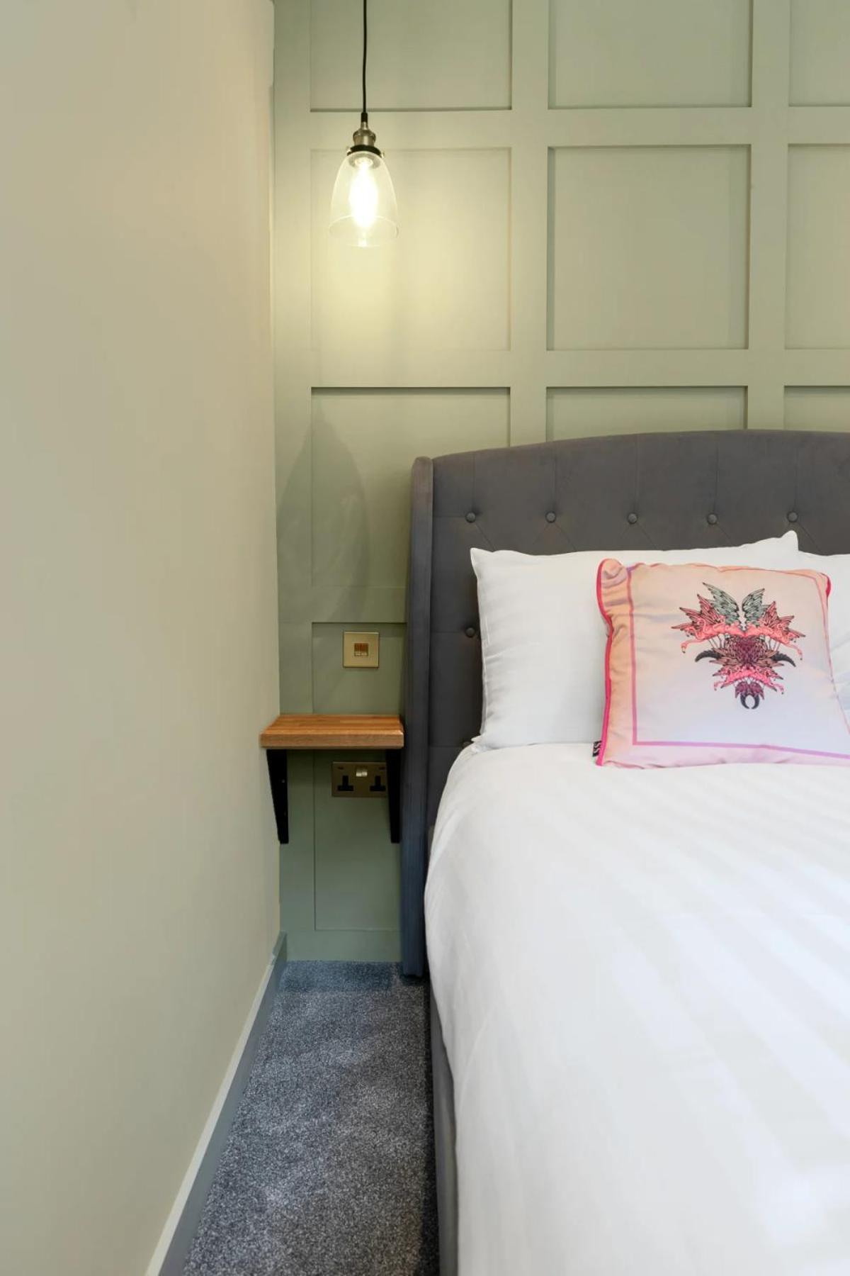 Apartment Warden's Close