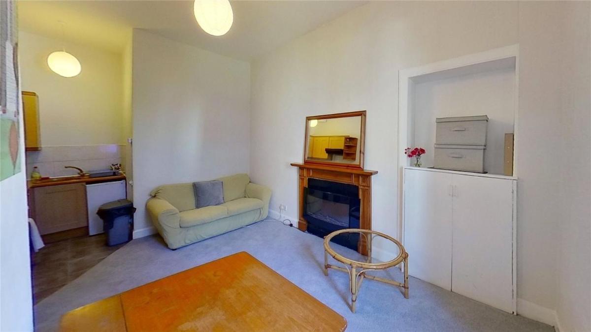 1 Bed Flat Near Castle Edinburgh