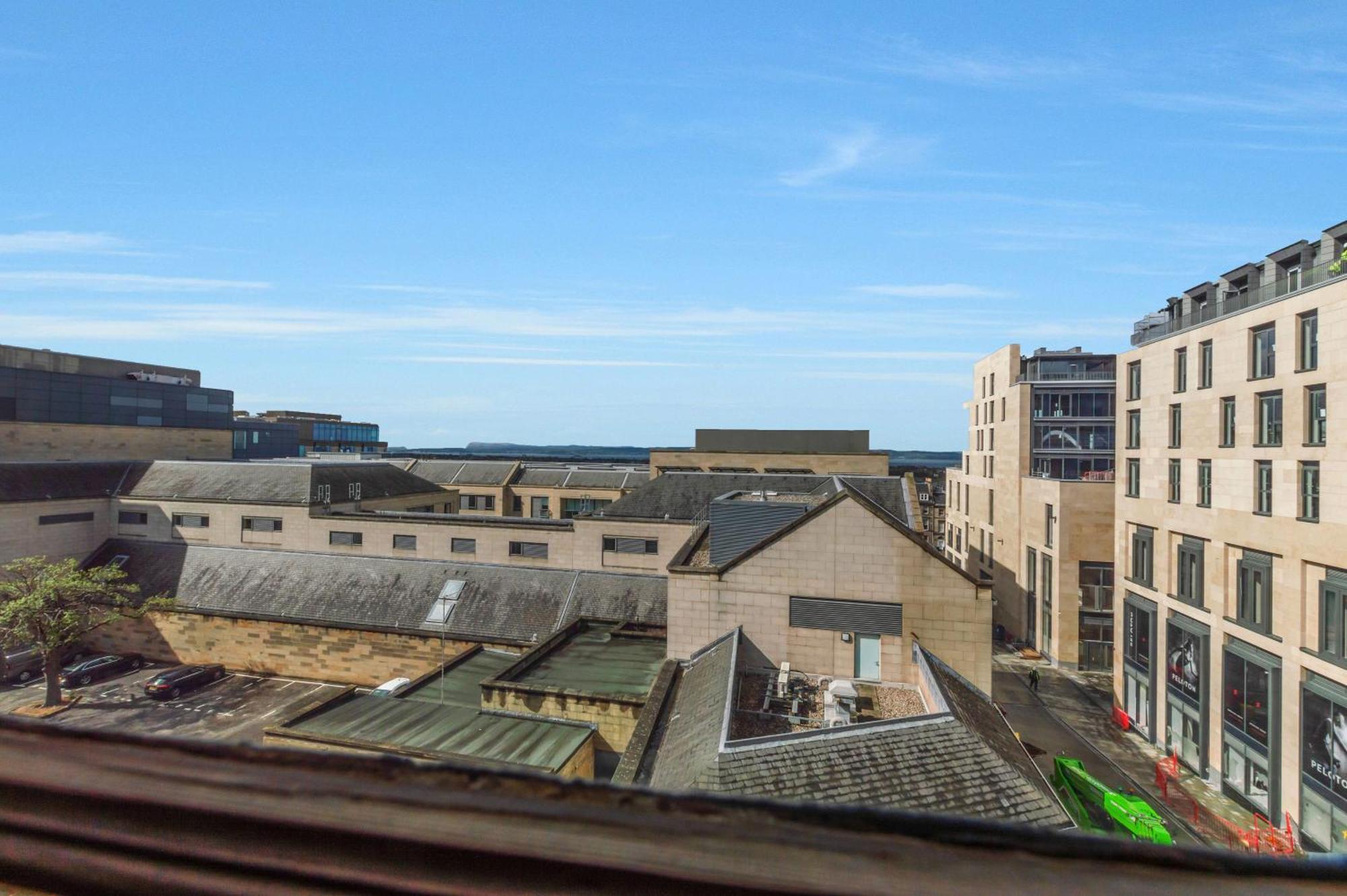 Apartment Large Super 3 Bed -princes Street, Parking Edinburgh