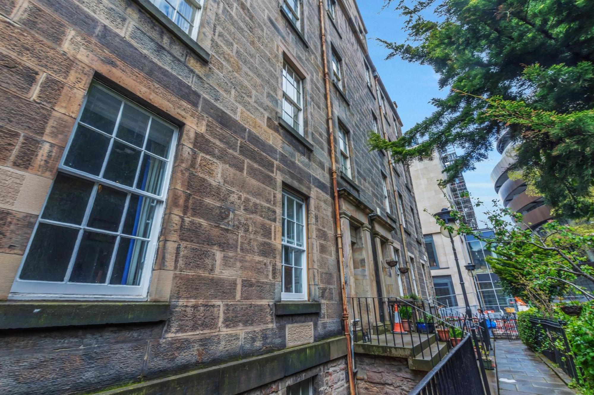 Apartment Large Super 3 Bed -princes Street, Parking *