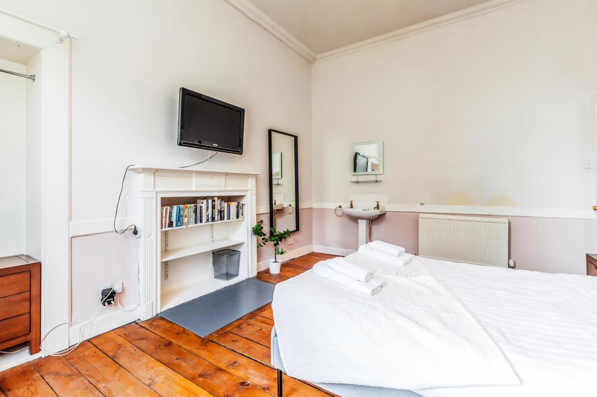 Apartment Large Super 3 Bed -princes Street, Parking