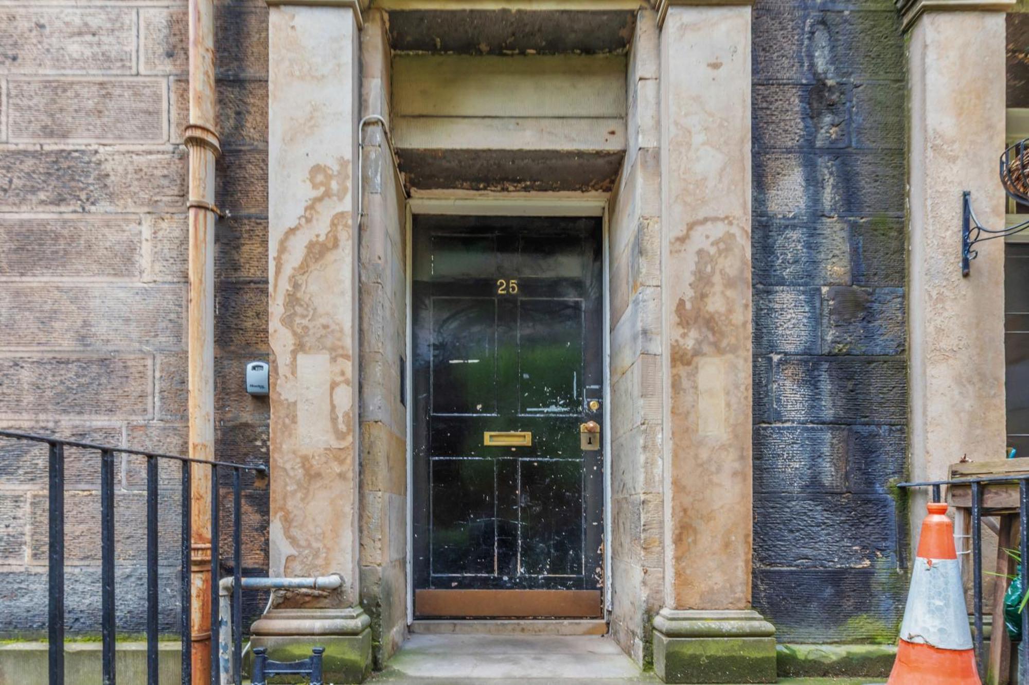 Apartment Large Super 3 Bed -princes Street, Parking Edinburgh