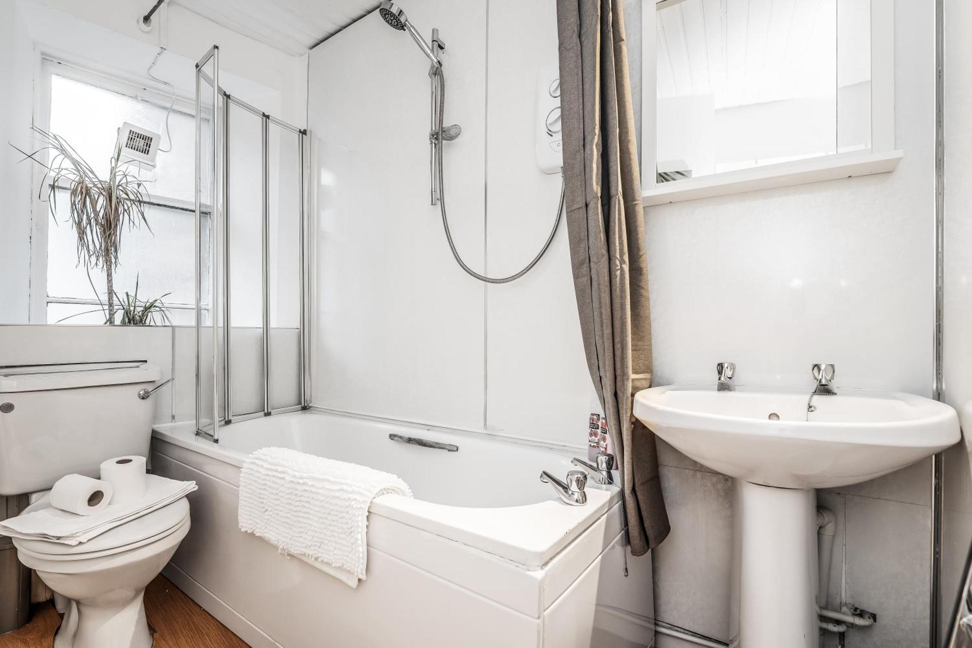 Apartment Cozy 2 Bed With Great View - Parking