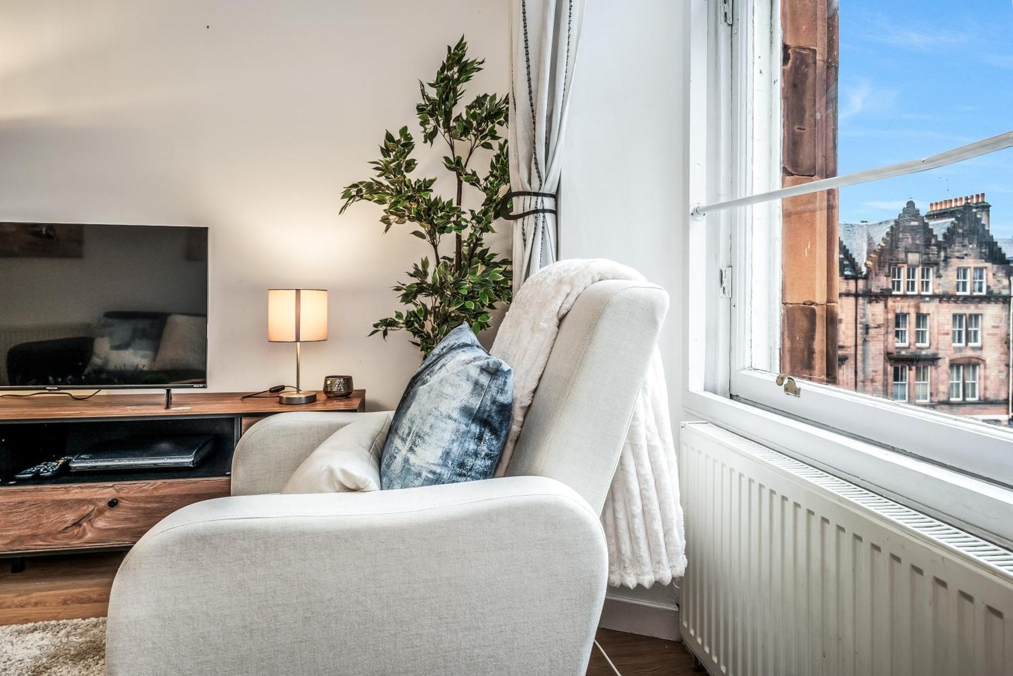 Cozy 2 Bed With Great View - Parking Edinburgh